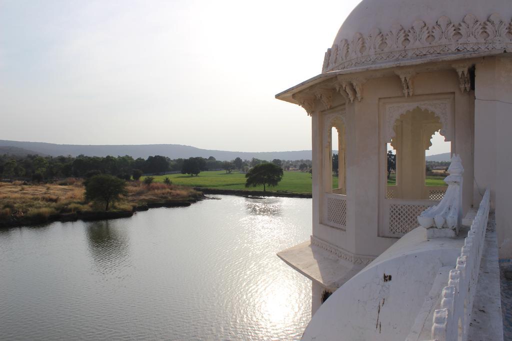 Juesta Lake Nahargarh Palace, Chittorgarh Parsoli Exterior photo